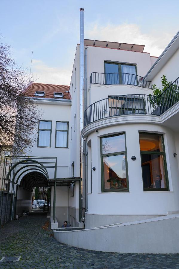 Hotel Viena Satu Mare Luaran gambar