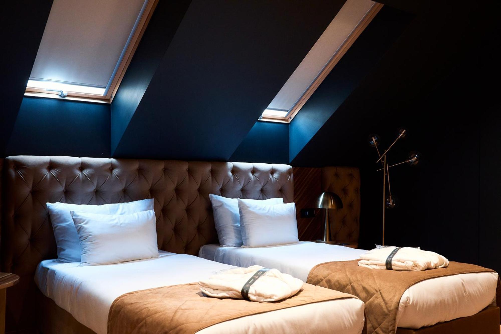 Hotel Viena Satu Mare Luaran gambar