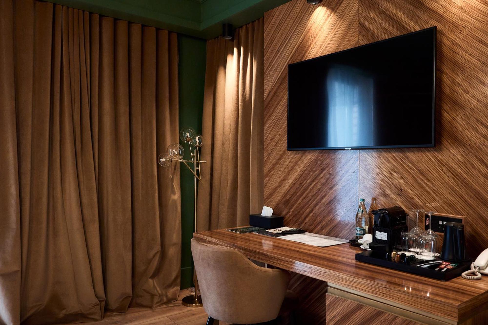 Hotel Viena Satu Mare Luaran gambar